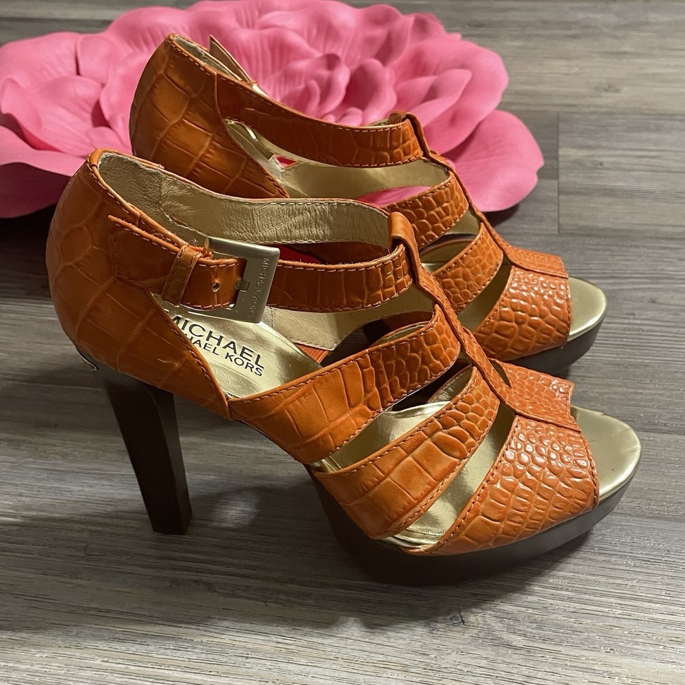 MICHAEL Michael Kors Sz 8 Orange Camden Platform Leather Croc Embossed Sandals